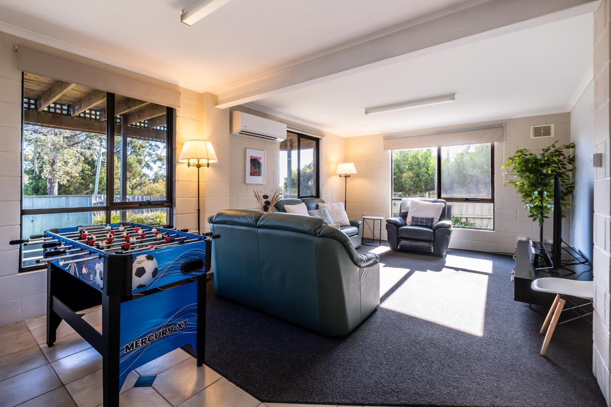 The Lookout ~ Large Family House With Views Villa Coles Bay Exterior photo